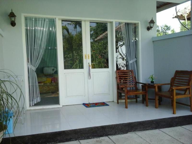 Pineapple Guest House Gili Air Kültér fotó