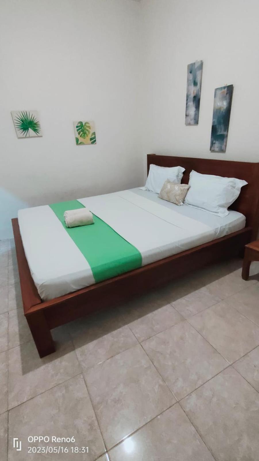 Pineapple Guest House Gili Air Kültér fotó