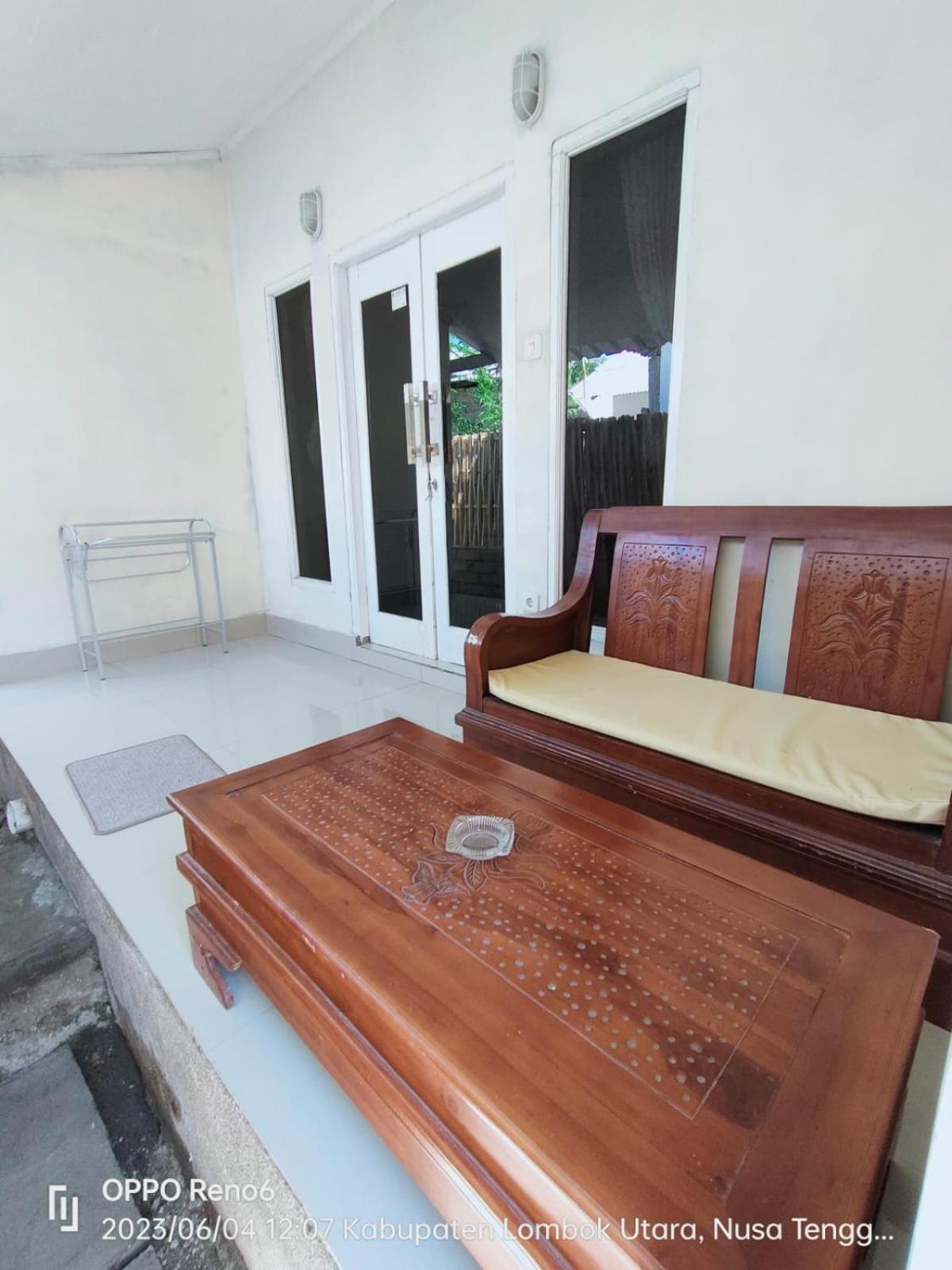 Pineapple Guest House Gili Air Kültér fotó